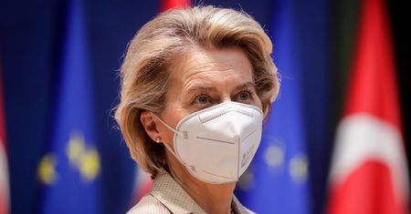 Normalny sezon urlopowy? Szefowa Komisji Europejskiej studzi nadzieje
