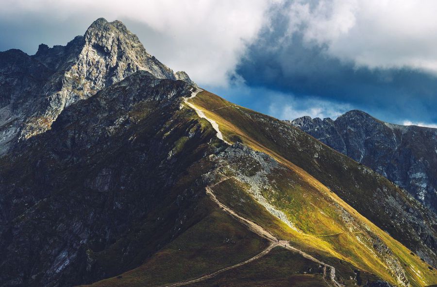 Love padlocks in Tatra Mountains pose threat to hikers’ safety, officials say