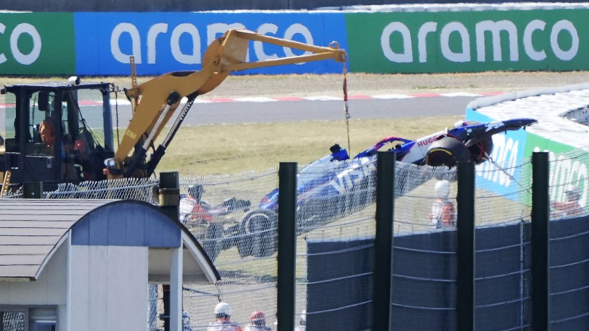 bolid Daniela Ricciardo po wypadku