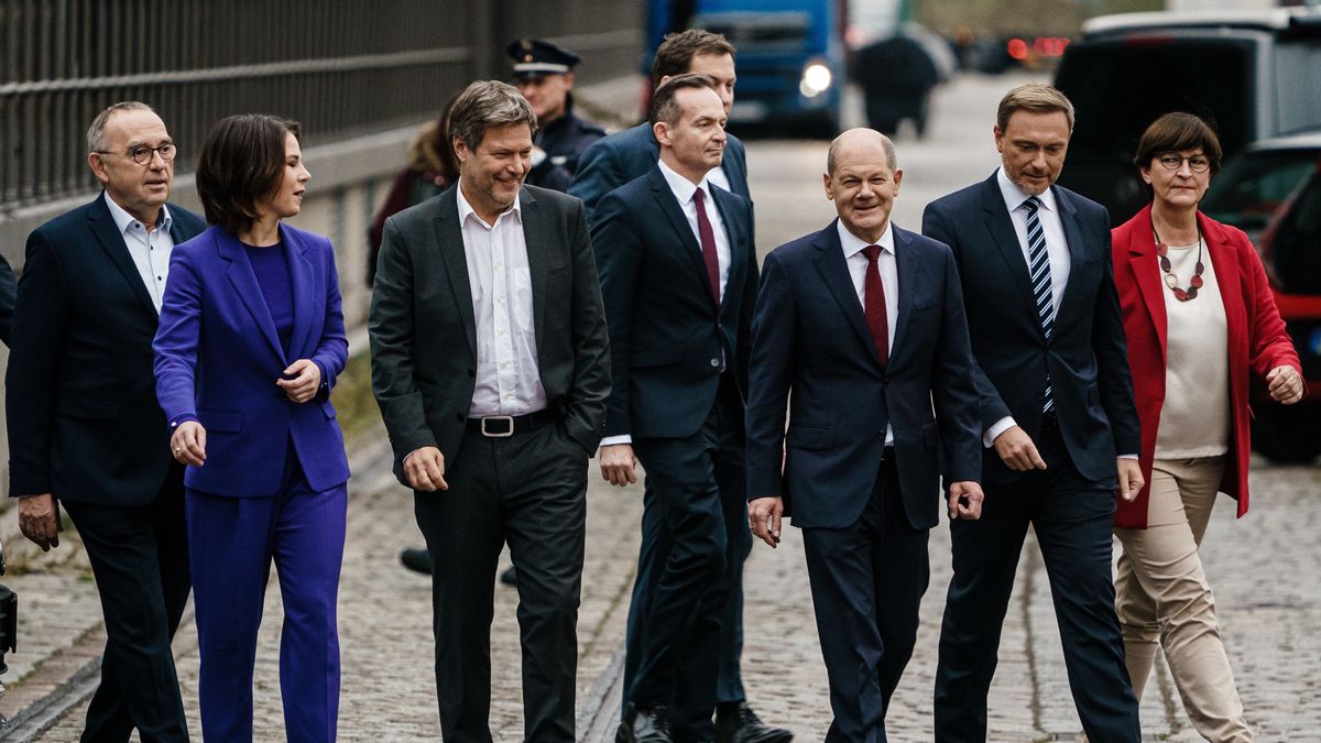 Legalna marihuana w Niemczech już wkrótce. Na zdjęciu liderzy partii SPD, Zielonych i FDP 