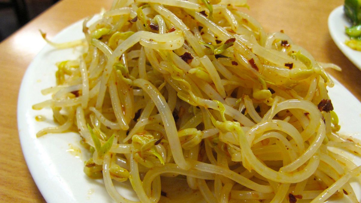 Smażone kiełki fasoli Mung