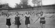 Tak się plażowało w Warszawie prawie 100 lat temu. "Niezwykle popularna rozrywka"