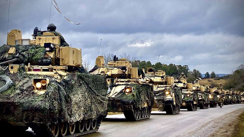 Wozy opancerzone Stryker podczas misji Atlantic Resolve