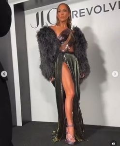 Zjawiskowa Jennifer Lopez. Olśniła nie tylko suknią