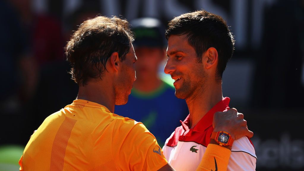 Rafael Nadal (tyłem) i Novak Djoković