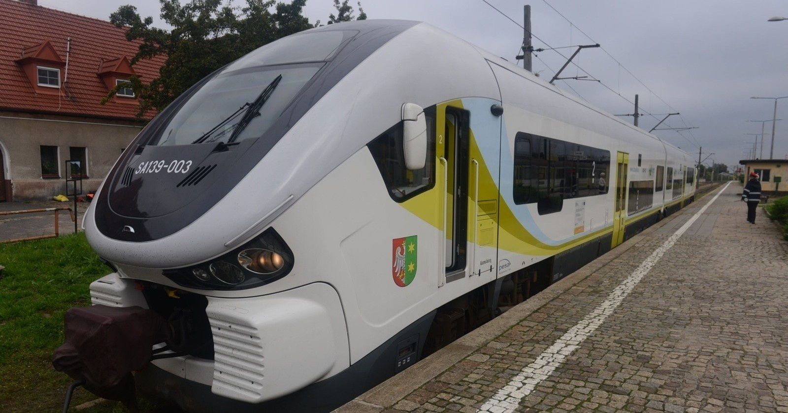 Zbąszynek i Krzyż to dwie najbliższe stacje węzłowe dla Gorzowa, na których można wsiąść do pociągów jadących w głąb Polski.