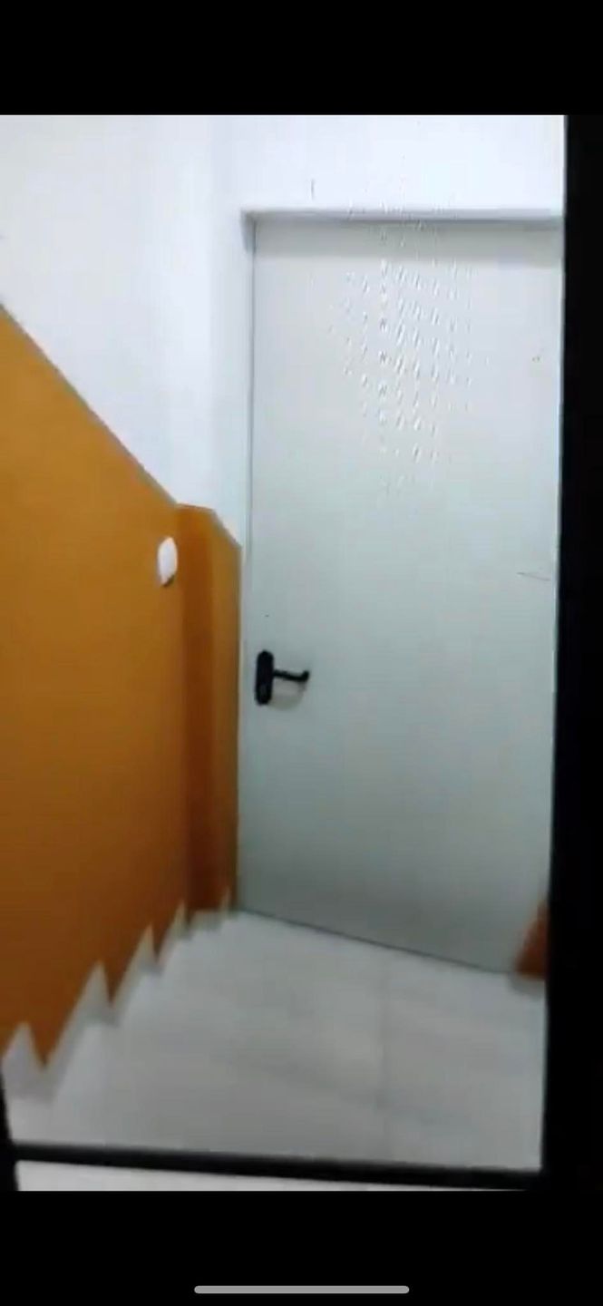 Screeny nagrania, na którym ojciec Joanny Opozdy strzela do Antka Królikowskiego