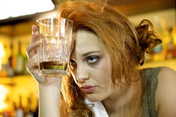 "Alkoholowa twarz". Ekspert mówi, jak można ją rozpoznać