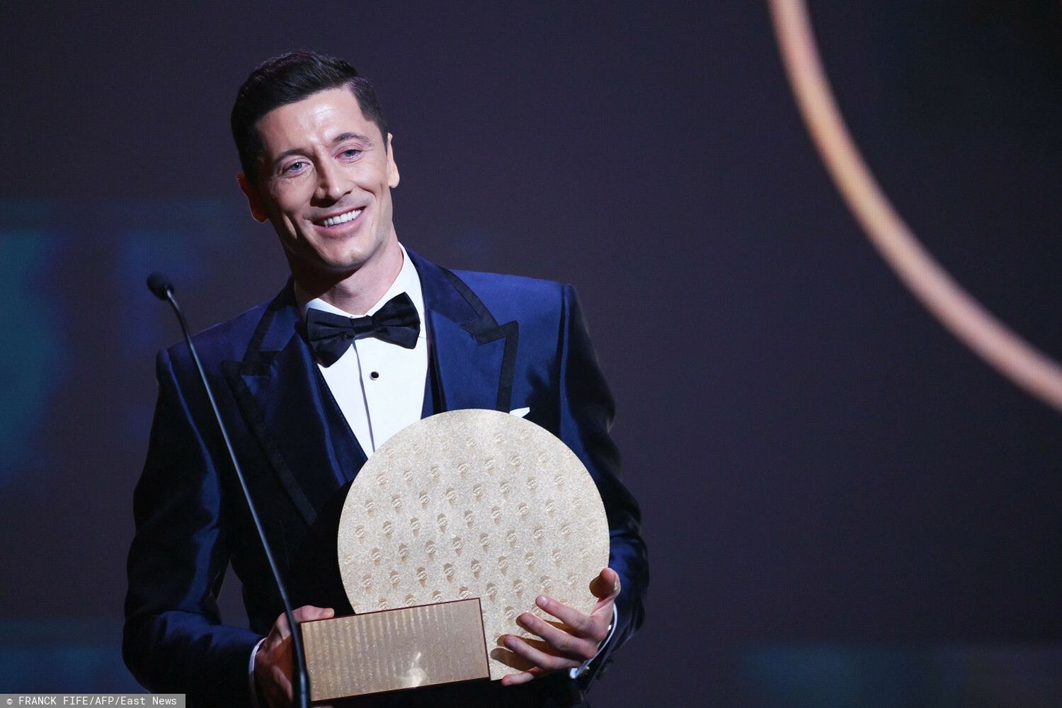 Robert Lewandowski najlepszym napastnikiem roku 2021