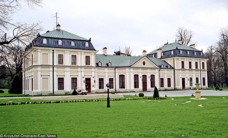 Pałac w Sieniawie na Podkarpaciu trafił w państwowe ręce na mocy reformy rolnej w 1944 roku