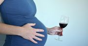 Ciężarne pijące alkohol powinny iść na przymusowy odwyk?