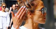 Potargana Jennifer Lopez zasuwa na siłownię z siostrą. Jest młodsza tylko dwa lata, a wygląda jak licealistka!