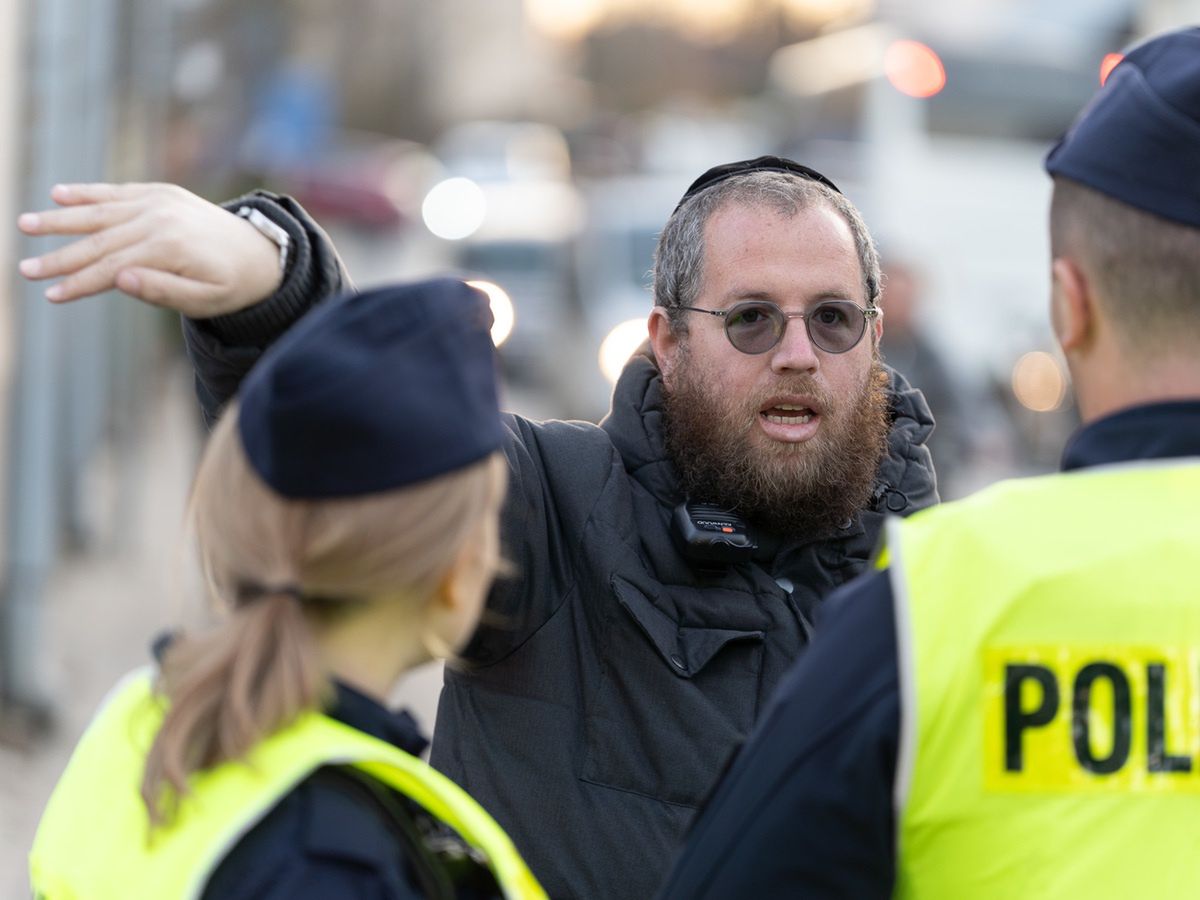 Policjanci zabezpieczali pielgrzymkę Chasydów w Leżajsku