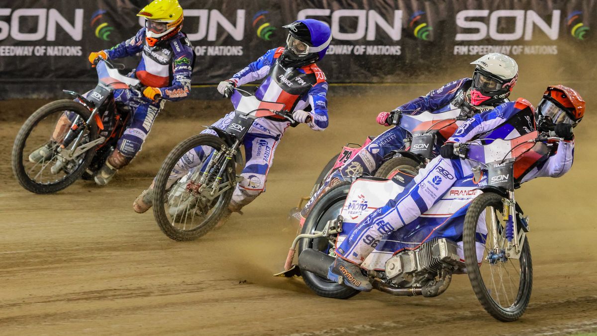 WP SportoweFakty / Michał Krupa / Na zdjęciu: Wyścig żużlowy