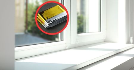 Kup w aptece i przyklej do okna. Temperatura w domu od razu spadnie