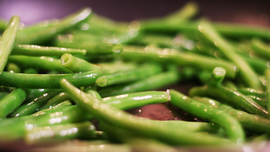 Gotowana zielona fasolka szparagowa bez dodatku soli, odsączona