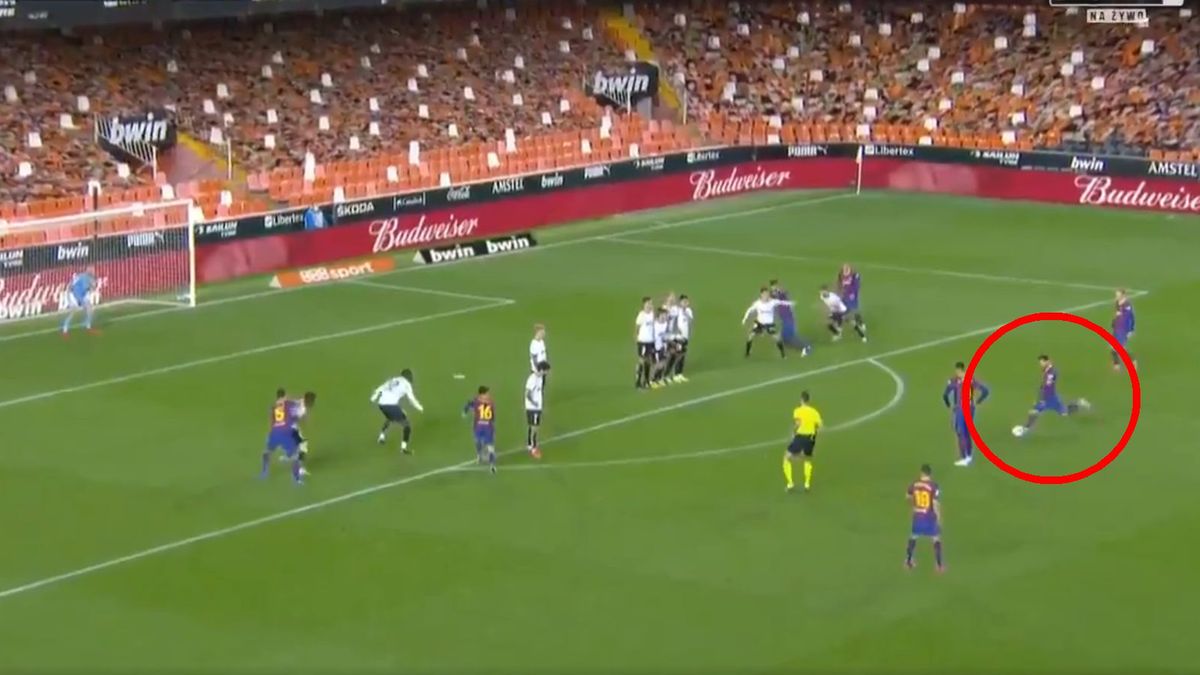 Zdjęcie okładkowe artykułu: Twitter / Eleven Sports / Na zdjęciu: Lionel Messi zdobywa bramkę dla Barcelony w meczu z Valencią