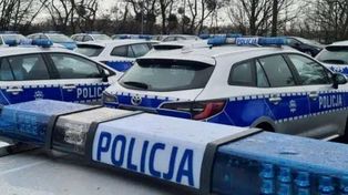 Powiat płoński: Oszukały seniorkę na parkingu supermarketu. Kupiła "złoto", które okazało się bezwartościowe