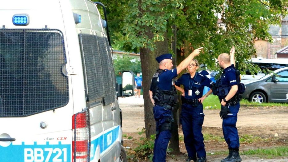 Park w Pasłęku zamienił się w scenę brutalnej napaści.