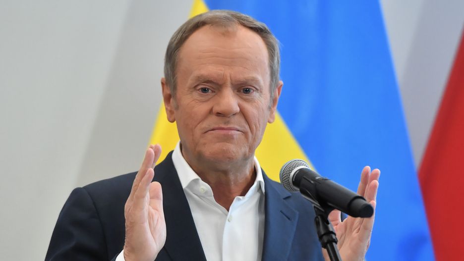 Donald Tusk podczas konferencji w Senacie