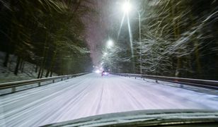 Śnieg zaskoczył wszystkich i zablokował drogę. Co dalej z pogodą?