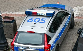 Kierowca wjechał w ogrodzenie. 20-latek po wypadku trafił do szpitala