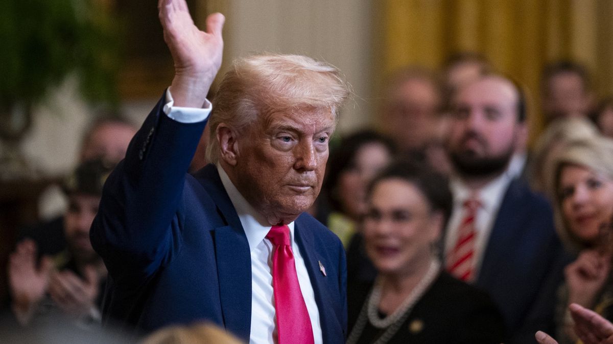 Donald Trump wstrzymał cła USA wobec państw z całego świata, poz