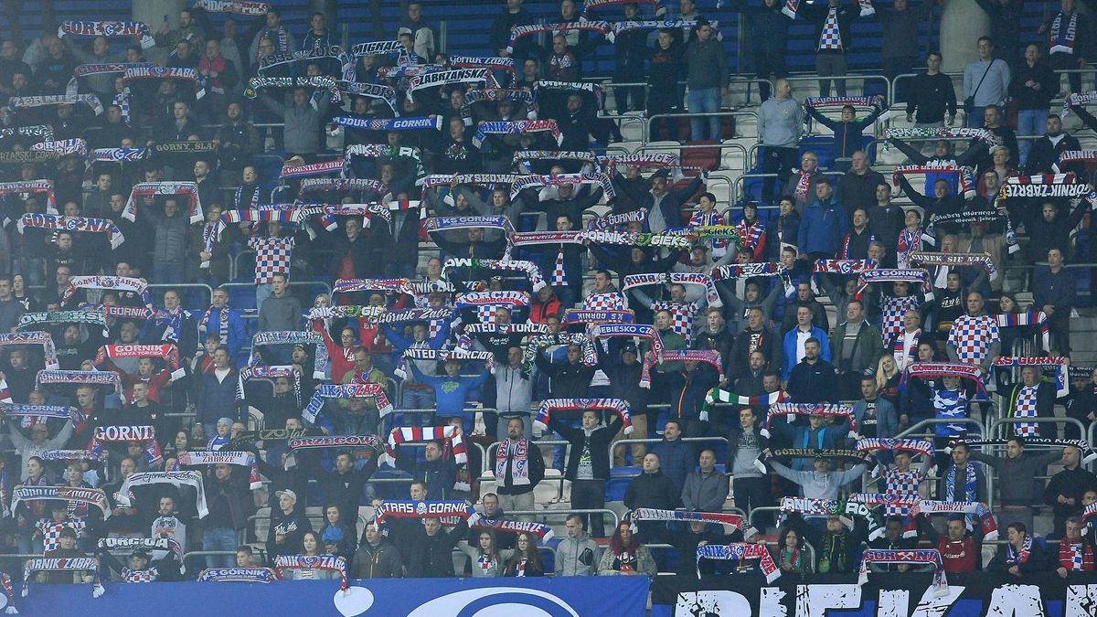WP SportoweFakty / Krzysztof Porębski / Na zdjęciu: kibice Górnika Zabrze