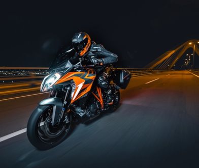 Potężny turystyczny naked. Debiutuje KTM 1290 Super Duke GT