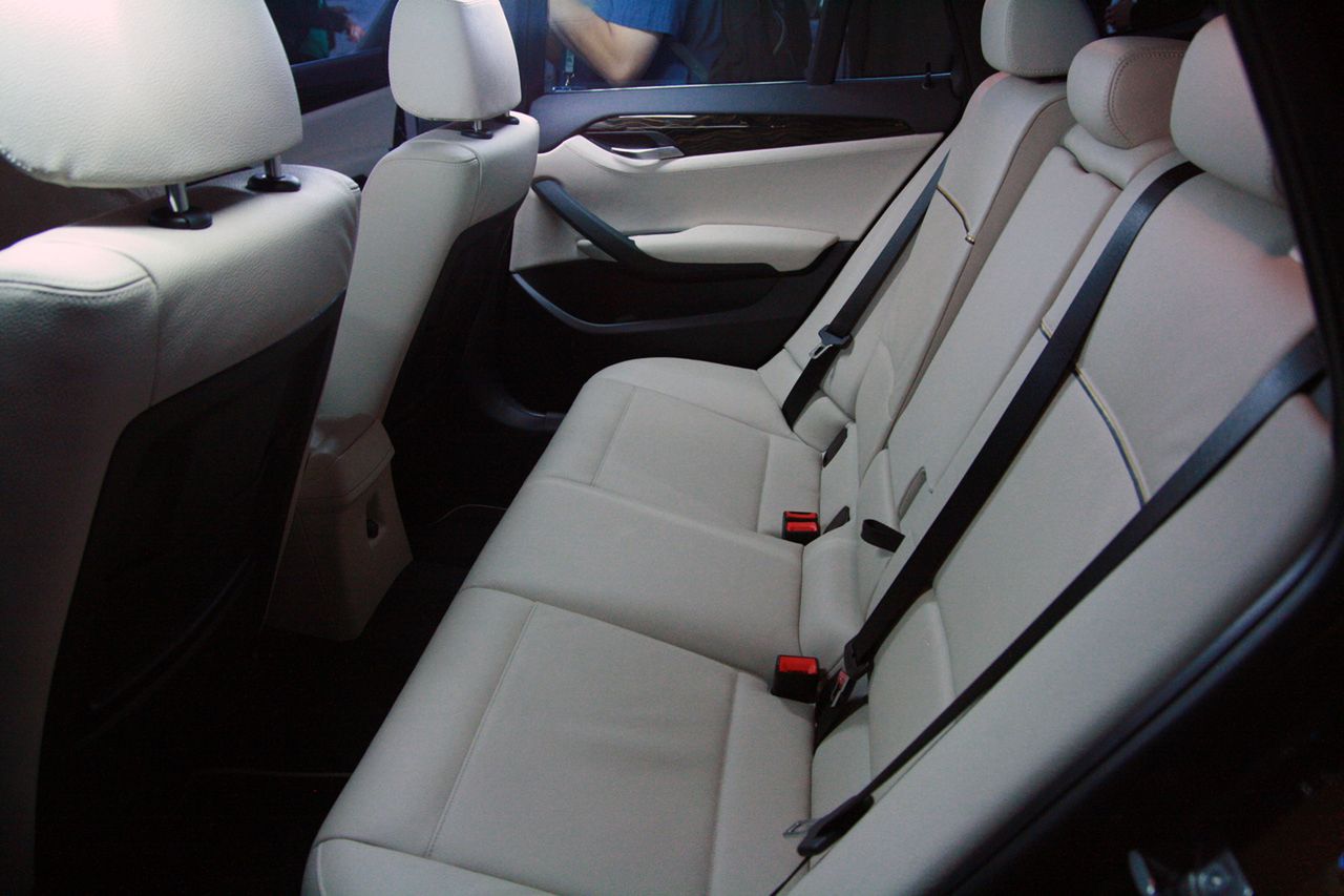 15-2010-bmw-x1