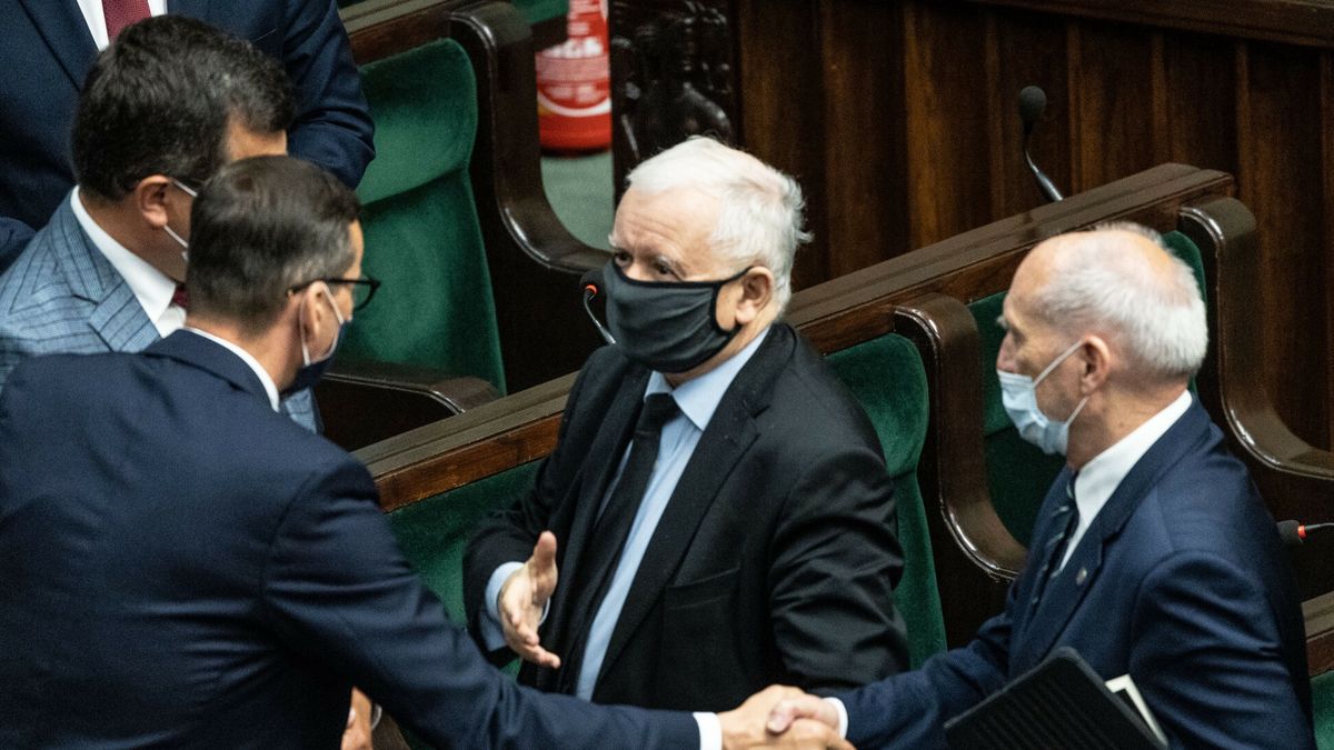 35. posiedzenie Sejmu IX kadencji23.07.2021 Warszawa Sejm 34. posiedzenie Sejmu IX kadencji   Fot. Jacek Dominski/REPORTERN/z: Jaroslaw Kaczynski, Mateusz Morawiecki, Antoni MacierewiczJacek Dominski/REPORTER