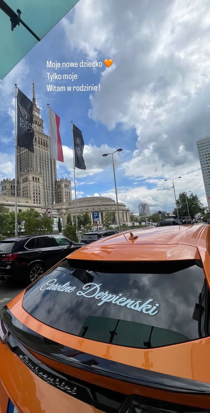 Caroline Derpienski pochwaliła się samochodem