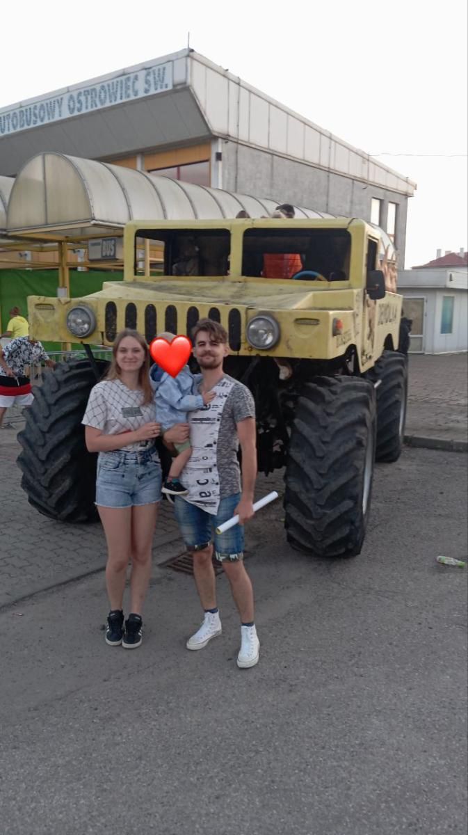 Wiktoria z mężem i synkiem