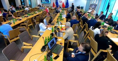 Sejmowe komisje ws. katastrofy ekologicznej na Odrze. Wędkarze zarzucili kłamstwo Wodom Polskim i wyszli z sali
