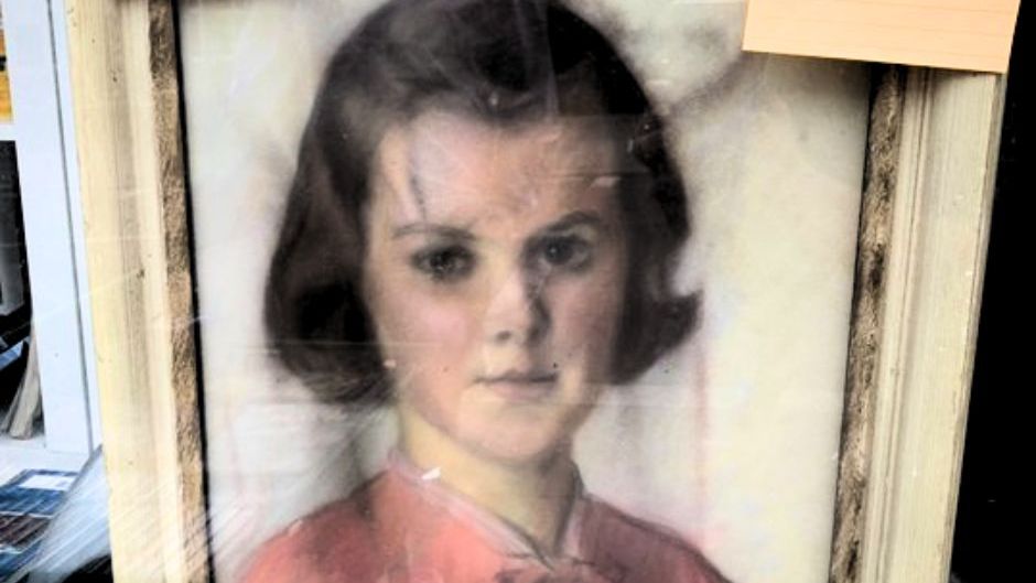 Tajemniczy portret. Kupiły go, a do sklepu wróciły przerażone