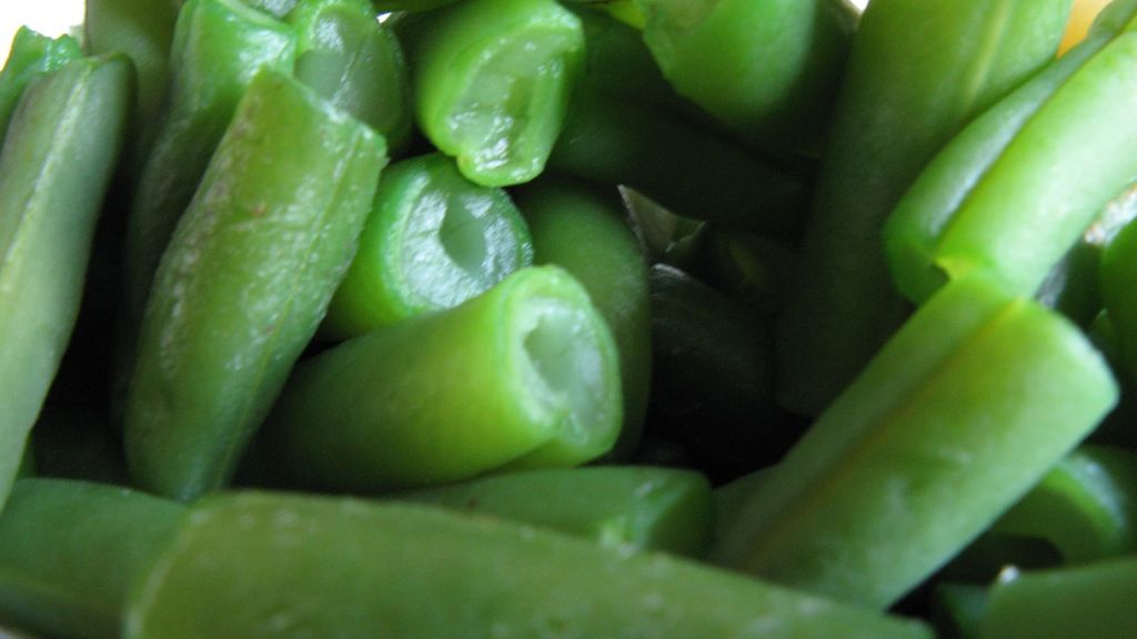 Gotowana mrożona zielona fasolka szparagowa bez dodatku soli, odsączona