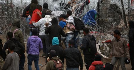 Świąteczny "bonus". Tak USA chcą zachęcić nielegalnych imigrantów do deportacji