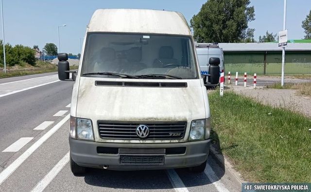 Bus miał tablice rejestracyjne z innego pojazdu. Kierowcy grozi więzienie