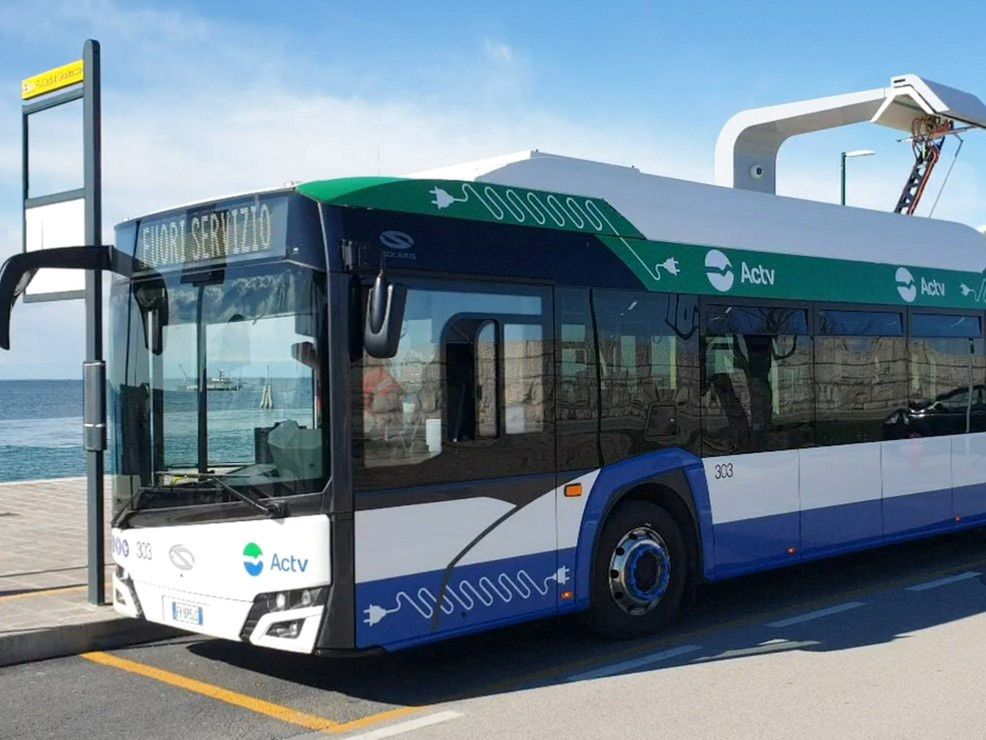 Śląskie. Solaris dostarczy autobusy elektryczne dla GZM.