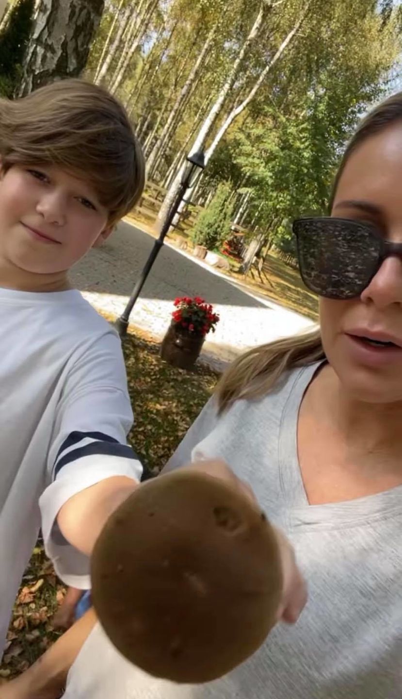 Małgorzata Rozenek oprowadza fanów po rezydencji rodziców