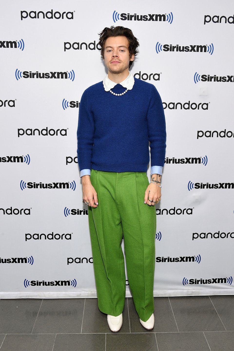 Harry Styles w koralach na ściance