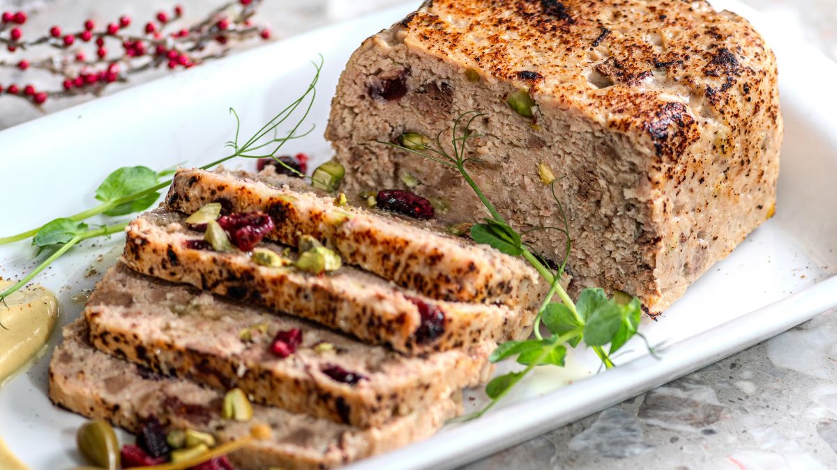 Świąteczny pasztet z pistacjami i żurawiną