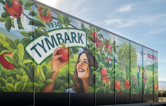 Gigantyczny mural powstał na magazynie Tymbarku