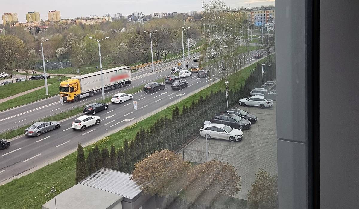 Daf zderzył się z peugeotem na ul. Jana Pawła II