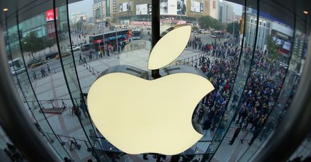 Apple: hakerzy mieli przejąć poufne dane. Grożą ujawnieniem sekretów firmy