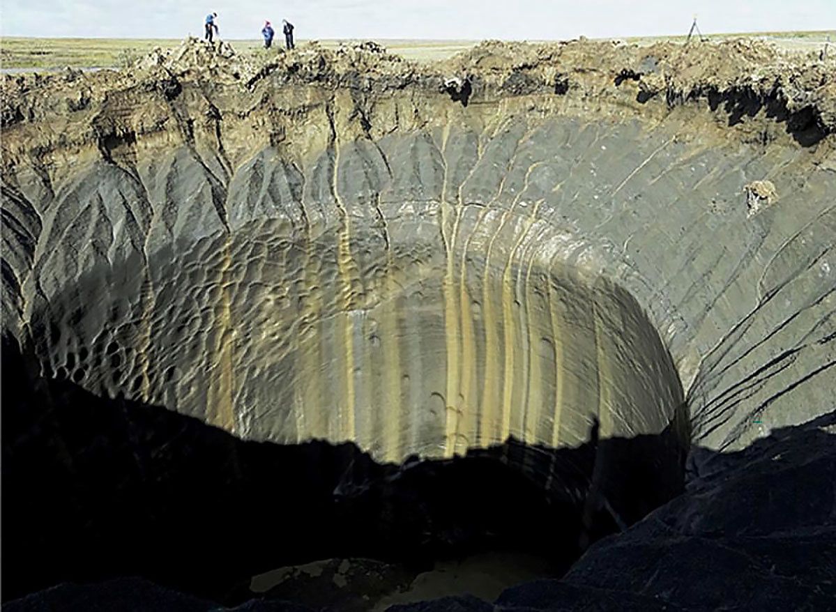 Krater na Syberii, spowodowany eksplozją gazu, uwolnionego z wiecznej zmarzliny
