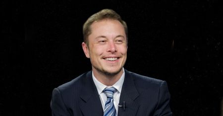 Elon Musk już nie jest bilionerem. Spadki akcji SpaceX i Tesli
