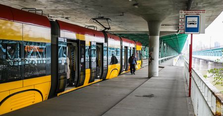 Zderzenie dwóch tramwajów. Jest pięć osób rannych