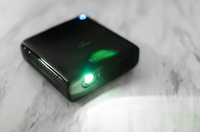 Philips PicoPix Max. Miniaturowy projektor z Androidem wyświetli 120-calowy obraz