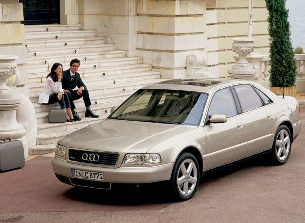 Używane Audi A8 D2 kontra BMW Serii 7 E38 - typowe awarie i problemy